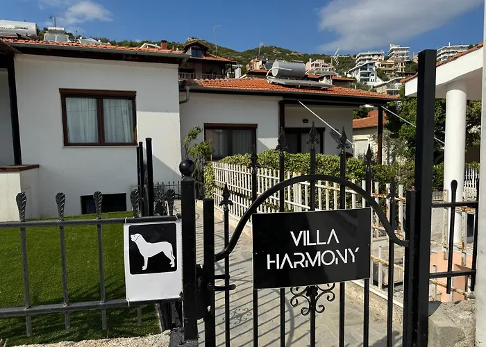 Holiday home Harmony Palaiontsiflikion