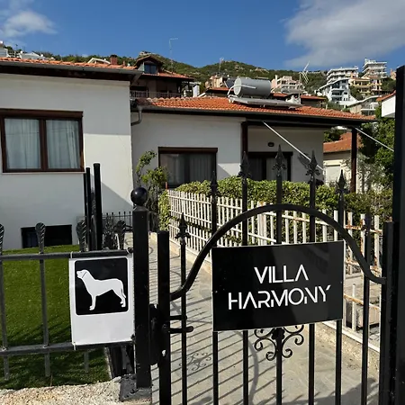 Holiday home Harmony Front Palaiontsiflikion